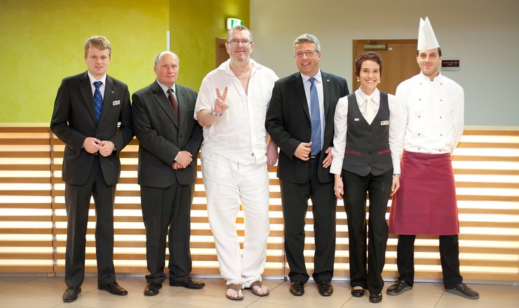 RICHARD MÜLLER ZAZPÍVAL V PRAZE, BYDLEL V HOTELU CLARION